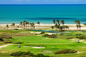 Crianças e mulheres poderão aprender golfe durante as férias no Aquiraz Riviera