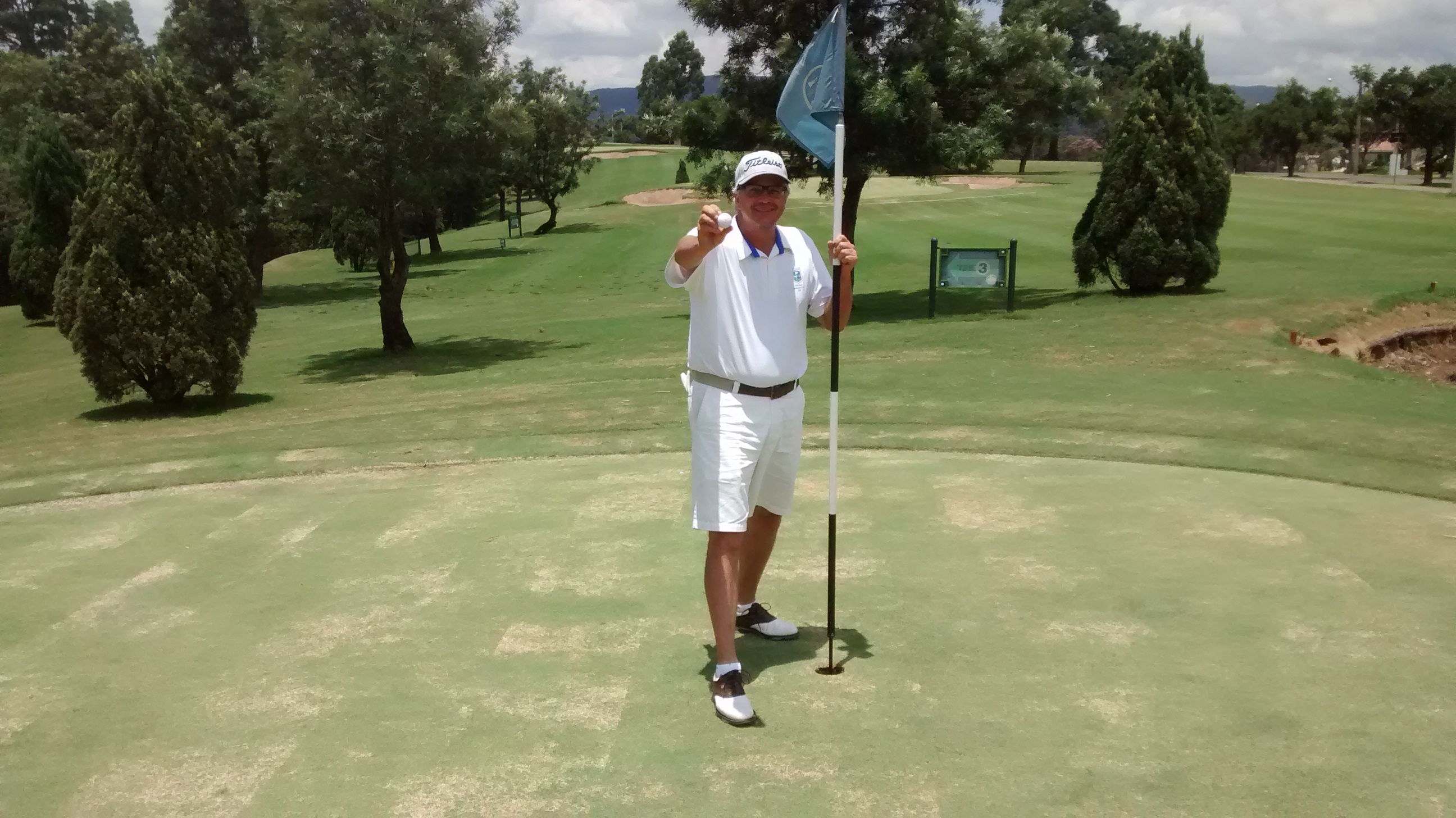 Mário Ghisalberti faz o primeiro hole in one do buraco 1 do Japy