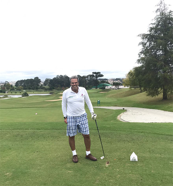 Maratona de golfe: 63 buracos em um dia de Raul Moura Junior