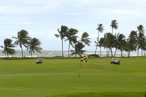 Iberostar retoma programa social de golfe na Bahia