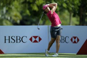 A francesa Karine Icher e a tailandesa Pornanong Phatlum na liderança do LPGA Brasil Cup