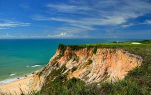 Ainda há vagas para golfe e boa música em Trancoso