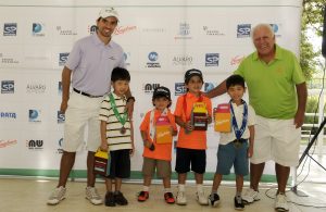 Kevin Ihara, Lorenzo Almeida, Luca Almeida e Oliver Kataguiri com suas medalhas Foto: Thais Pastor/F2 Comunicação