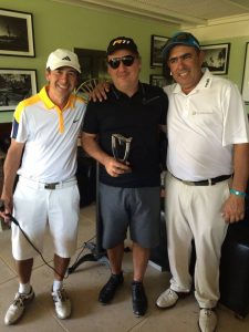 Marcos Muritiba com o campeão da cat. 16,6 a 32,7, Marcelo Boturão e Luis Menezes