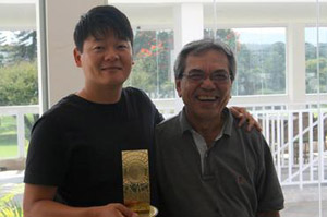 Fabio Yoon, campeão individual, e Wilson Igawa, do Arujá Foto: divulgação