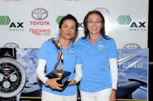 A campeã, Stela Miyagi, e a capitã do clube, Luiza Taninaga