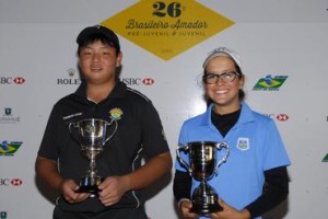 Os campeões pré-juvenis, Thomas Choi e Lauren Grinberg  Foto: Zeca Resendes/CBG 