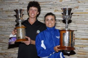 Os campeões Sandro Gonçalves e Clara Teixeira Foto: Zeca Resendes