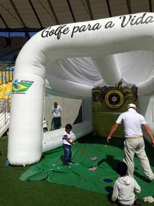 Aula do Golfe para a Vida no Maracanã (Crédito: Divulgação)  Foto: Zeca Resendes/CBG