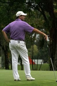 Rafael Barcellos lidera o torneio  Foto: Divulgação 