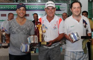 Fabiano Pires Vieira, Paulo Praeiros Silva e Ernesto Ian Knizek, categoria de 8,6 a 14  Foto: Thais Pastor/CCSP