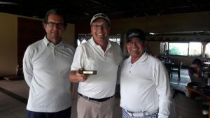 André Fauth recebendo seu troféu