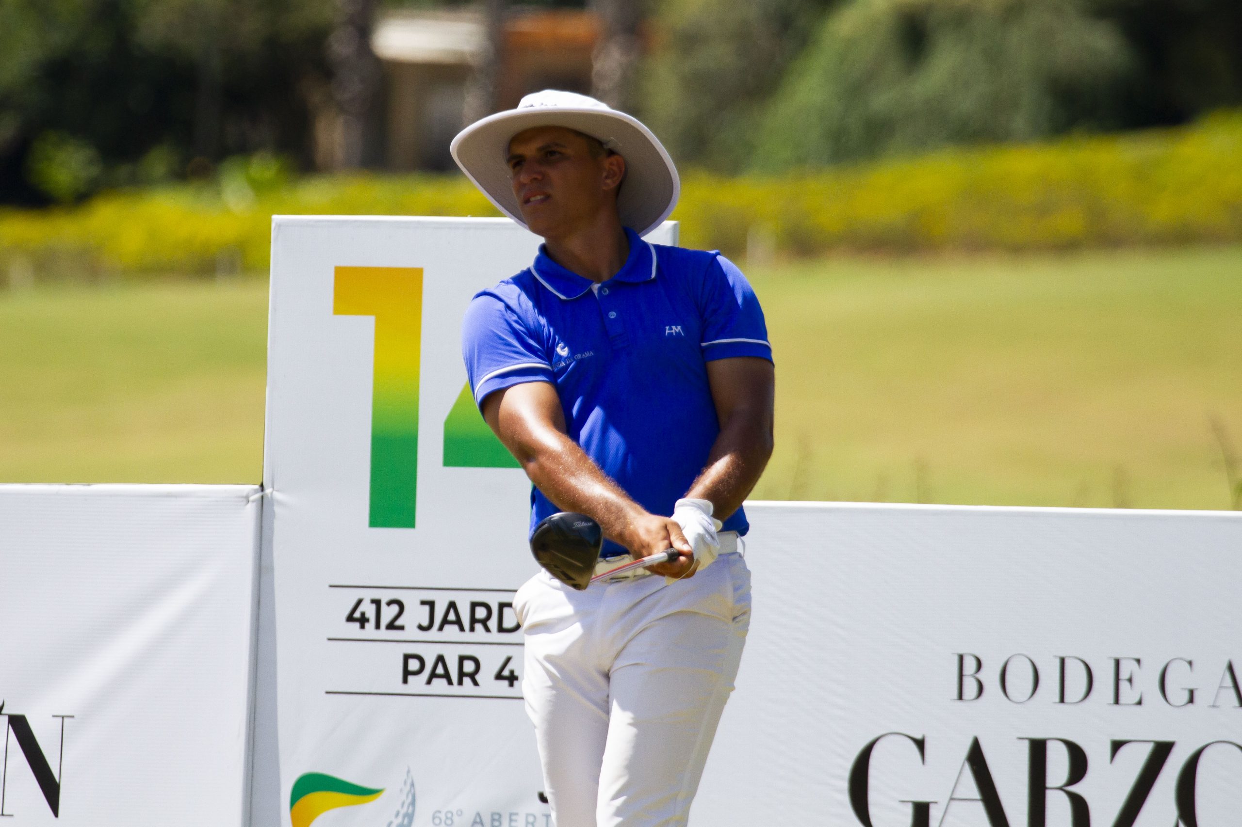 Brasileiro Axell Balestre em sétimo lugar na abertura do 68º JHSF Aberto do Brasil