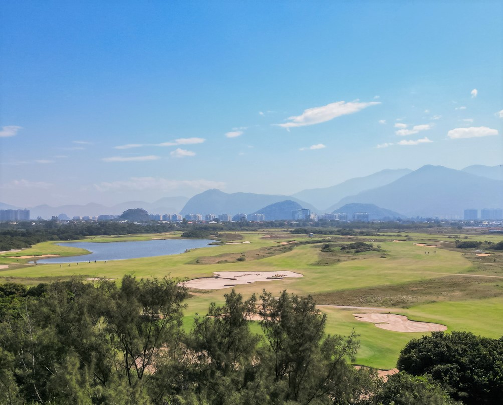 Andrey Xavier e Valentina Bosselmann lideram o 92º Campeonato Amador de Golfe do Brasil