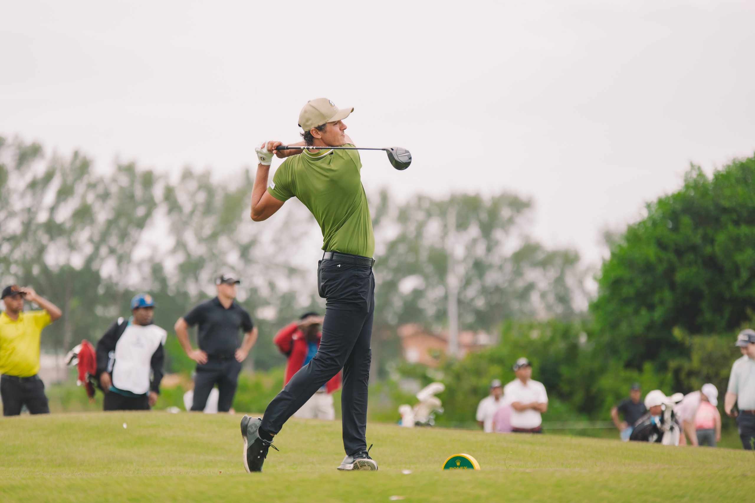 Rafael Becker em 9º lugar no 69º ECP Brazil Open, mas primeira rodada terminará nesta sexta-feira