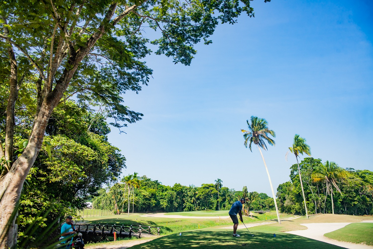 Riviera Golf Club promove a Clínica de Golfe com o profissional Kaio Nascimento