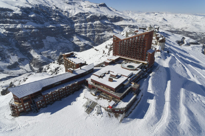 Valle Nevado confirma extensão da temporada 2026 até outubro com mais de 5 metros de neve acumulada