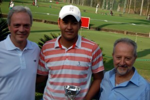 Marcos Negrini com troféu Foto: divulgação