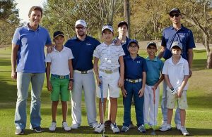 André Egoroff, presidente do Terras de São José GC, com Philippe Gasnier, demais professores e alguns dos alunos do Junior Golf Camp