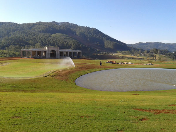 Primeiras tacadas no Serras Altas Golf Estate em Poços de Caldas