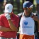 Jordan Spieth foi penalizado por mover sua bola dentro de um azar de água?