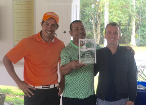 Marcelo Monteiro, organizador Helio Cacimiro, Campeão Profissional e José Rubens Gunther, Presidente do Guarujá