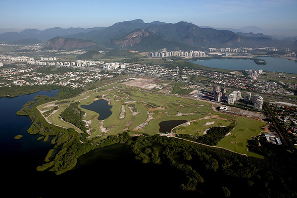 Vista aérea do Campo Olímpico de Golfe, situado na Barra, Zona Oeste da cidade (Foto: Getty Images/Matthew Stockman) 