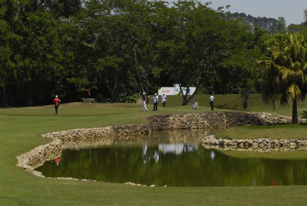 Porto-riquenho Rafael Campos lidera primeiro dia do Aberto de Golfe do Brasil