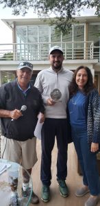 Rodrigo Carbonel entre os capitães do TSJGC Carlos Cruz Lima (Pinduca) e Stella Bihar