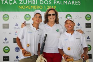 Vicky com Jefferson e Felipe Luan Foto: Fábio Vicente